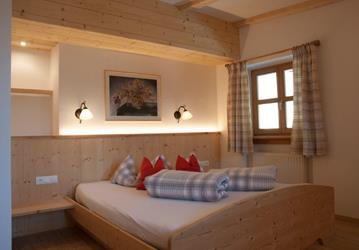 schlafzimmer-1-alpenrose-2